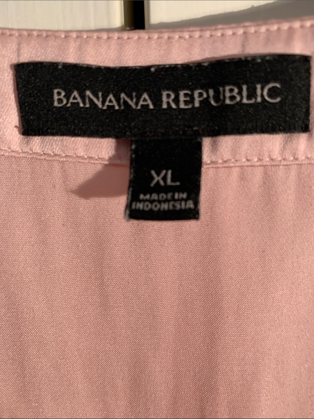 Banana Republic Dusty Pink V-Neck Sleeveless Blouse - Picture 5 of 8